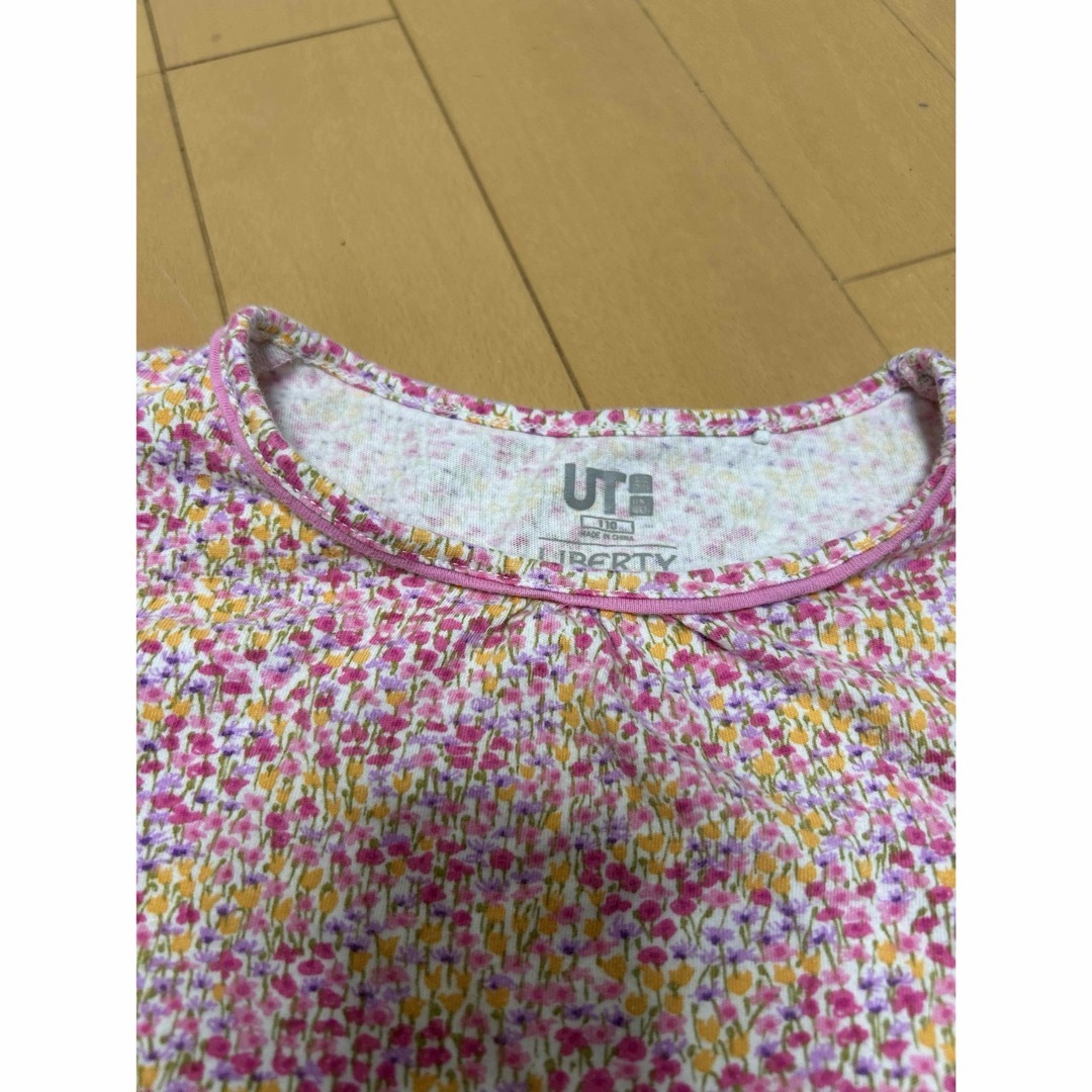 UNIQLO(ユニクロ)のUNIQLO ×リバティ花柄 半袖Tシャツ 110㎝ キッズ/ベビー/マタニティのキッズ服女の子用(90cm~)(Tシャツ/カットソー)の商品写真