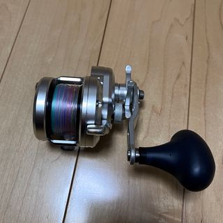 SHIMANO - SHIMANO シマノ オシアジガー 1000 HG ベイトリール 右ハンドル