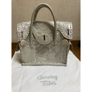 GRACE CONTINENTAL(バッグ ・ シルバー/銀色系)のフリマ GRACE CONTINENTAL(バッグ ・ シルバー/銀色系)のフリマ
