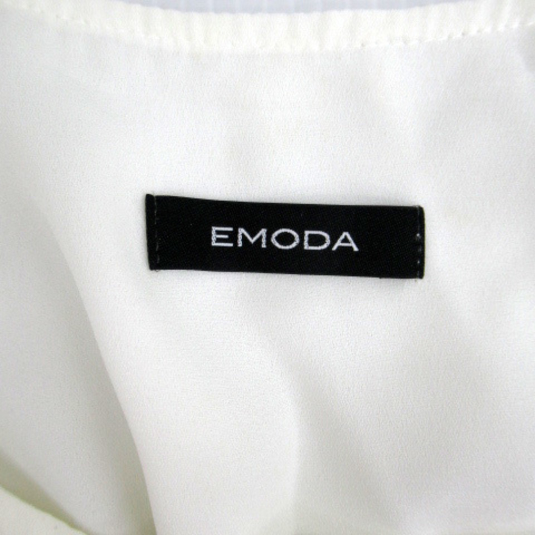 EMODA(エモダ)のエモダ EMODA ワンピース ひざ丈 ノースリーブ プリント シフォン M 白 レディースのワンピース(ひざ丈ワンピース)の商品写真