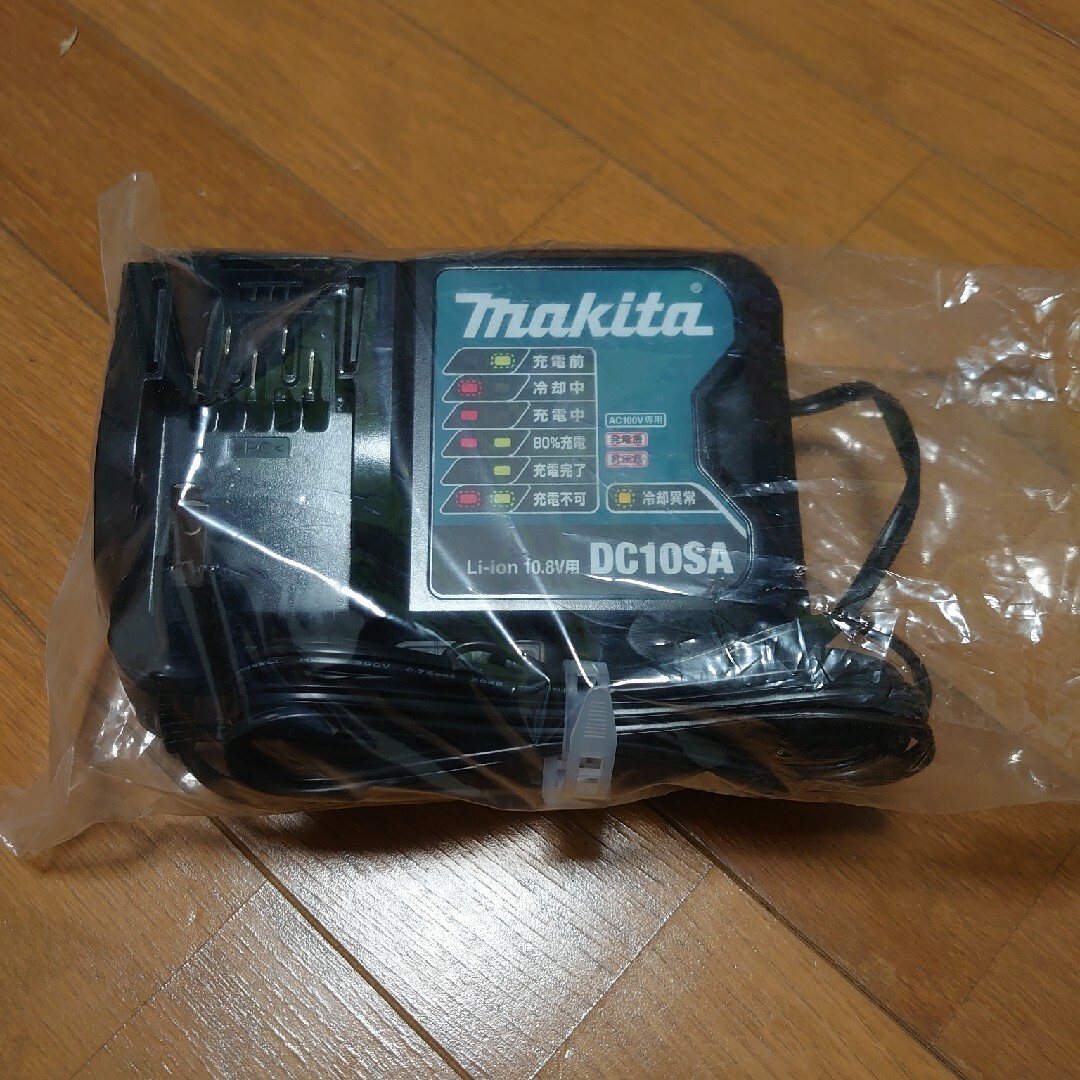 Makita(マキタ)のマキタ DC10SA 10.8V 充電器 その他のその他(その他)の商品写真