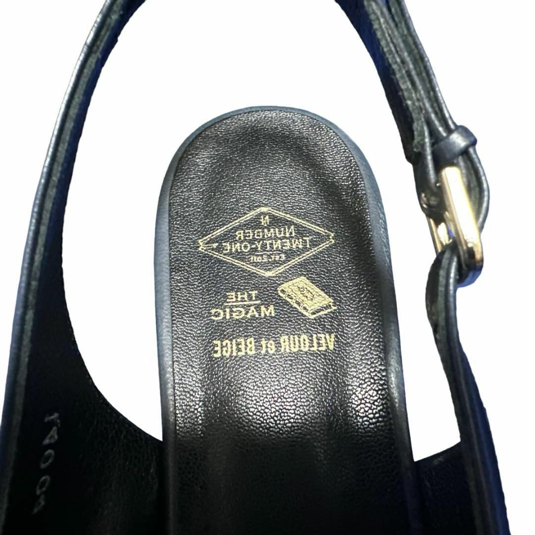 No. 21(ナンバートゥエンティワン)のナンバートゥエンティワン　バックストラップパンプス　ネイビー 24.5cm レディースの靴/シューズ(ハイヒール/パンプス)の商品写真
