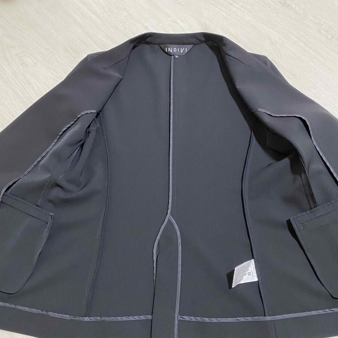 INDIVI(インディヴィ)の超美品✨❣️INDIVI ノーカラージャケット 38サイズ レディースのジャケット/アウター(ノーカラージャケット)の商品写真