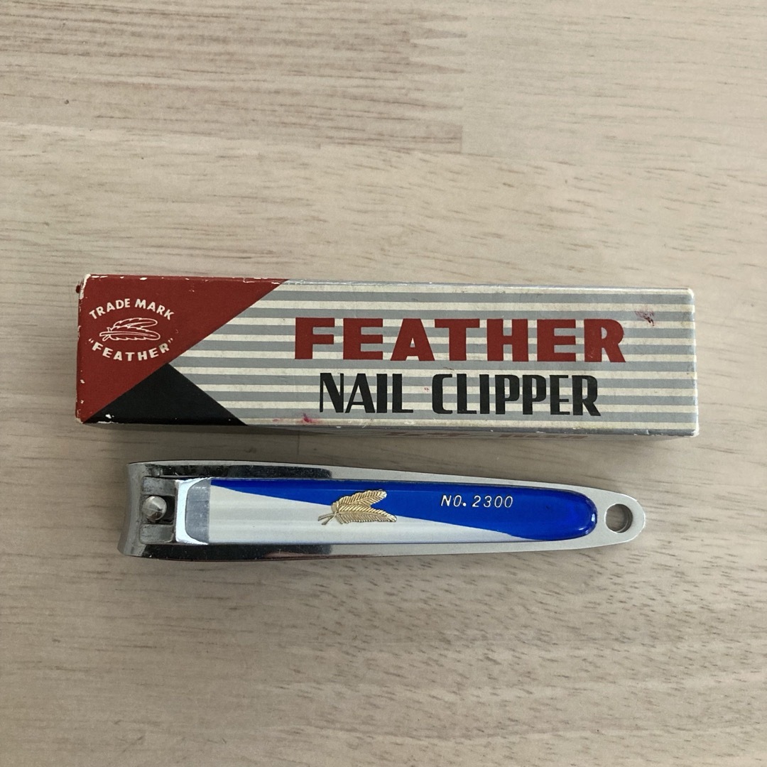 FEATHER(フェザー)の【レトロ・箱付き】FEATHER フェザー 爪切り no.2300 Lサイズ キッズ/ベビー/マタニティの洗浄/衛生用品(爪切り)の商品写真