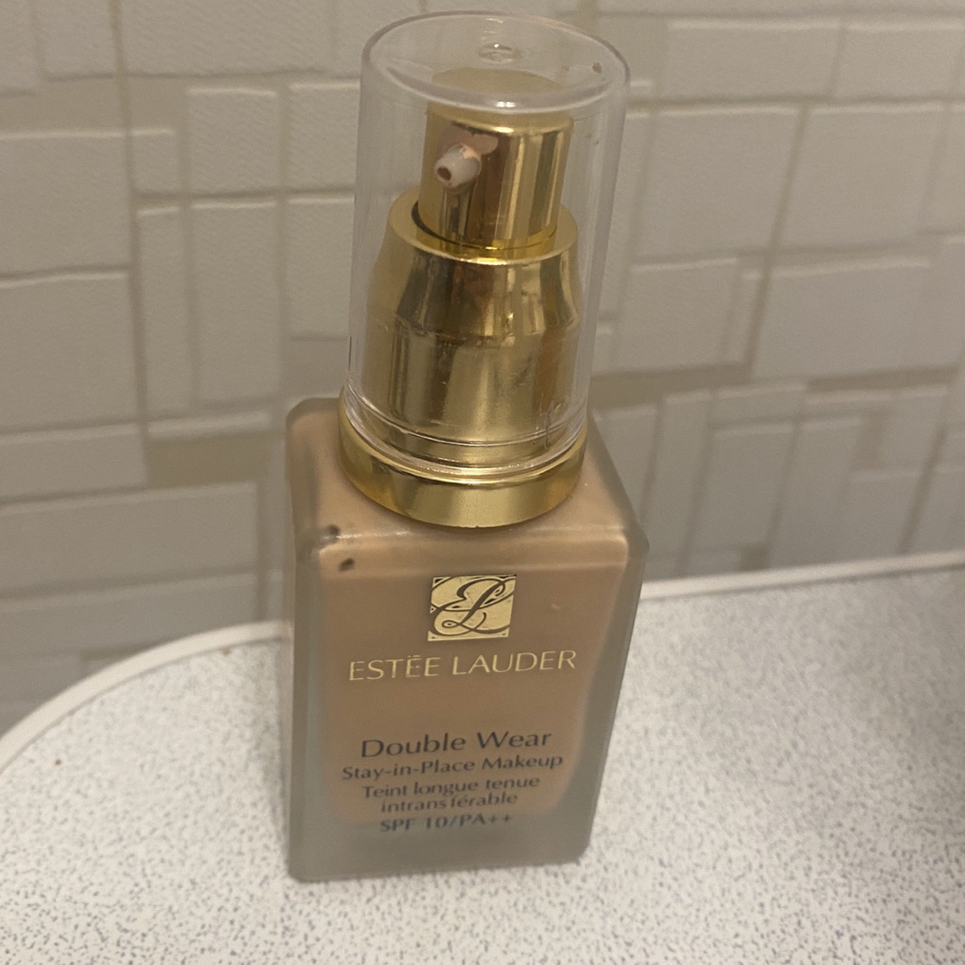 Estee Lauder(エスティローダー)のダブルウェア　エスティーローダー コスメ/美容のベースメイク/化粧品(ファンデーション)の商品写真