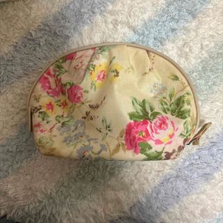 ローラアシュレイ(LAURA ASHLEY)のローラアシュレイポーチ(ポーチ)