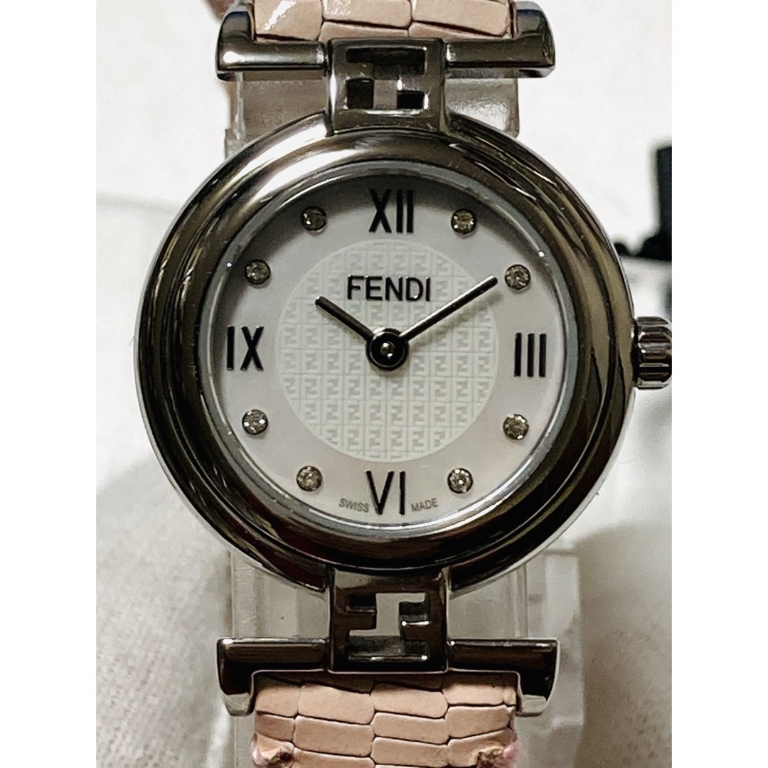FENDI(フェンディ)の【付属品完備】 FENDI フェンディ　8pダイヤ付き　シェル　レディース腕時計 レディースのファッション小物(腕時計)の商品写真