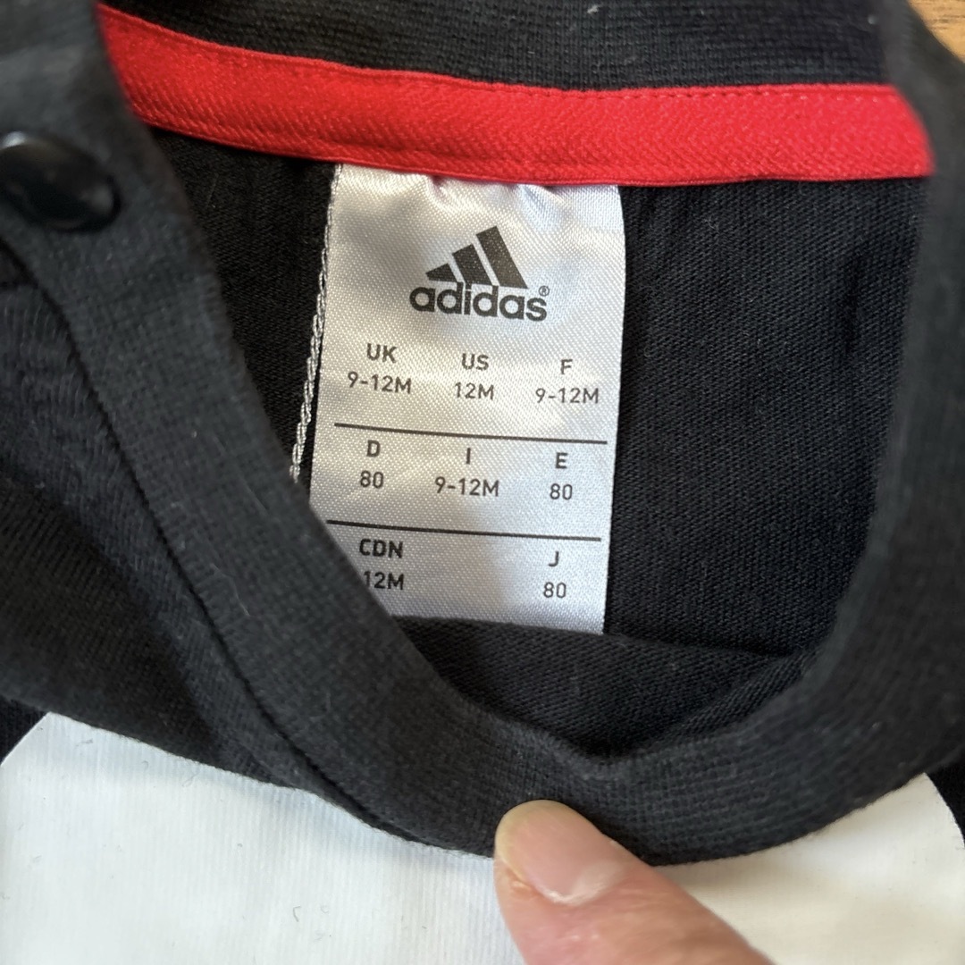 adidas(アディダス)のadidas ミッキー　上下セット キッズ/ベビー/マタニティのベビー服(~85cm)(Ｔシャツ)の商品写真