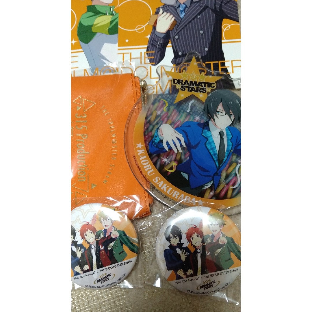 BANDAI NAMCO Entertainment(バンダイナムコエンターテインメント)の美品　DRAMATICSTARS　グッズ　セット　缶バッジ　ポーチ　SideM エンタメ/ホビーのアニメグッズ(バッジ/ピンバッジ)の商品写真