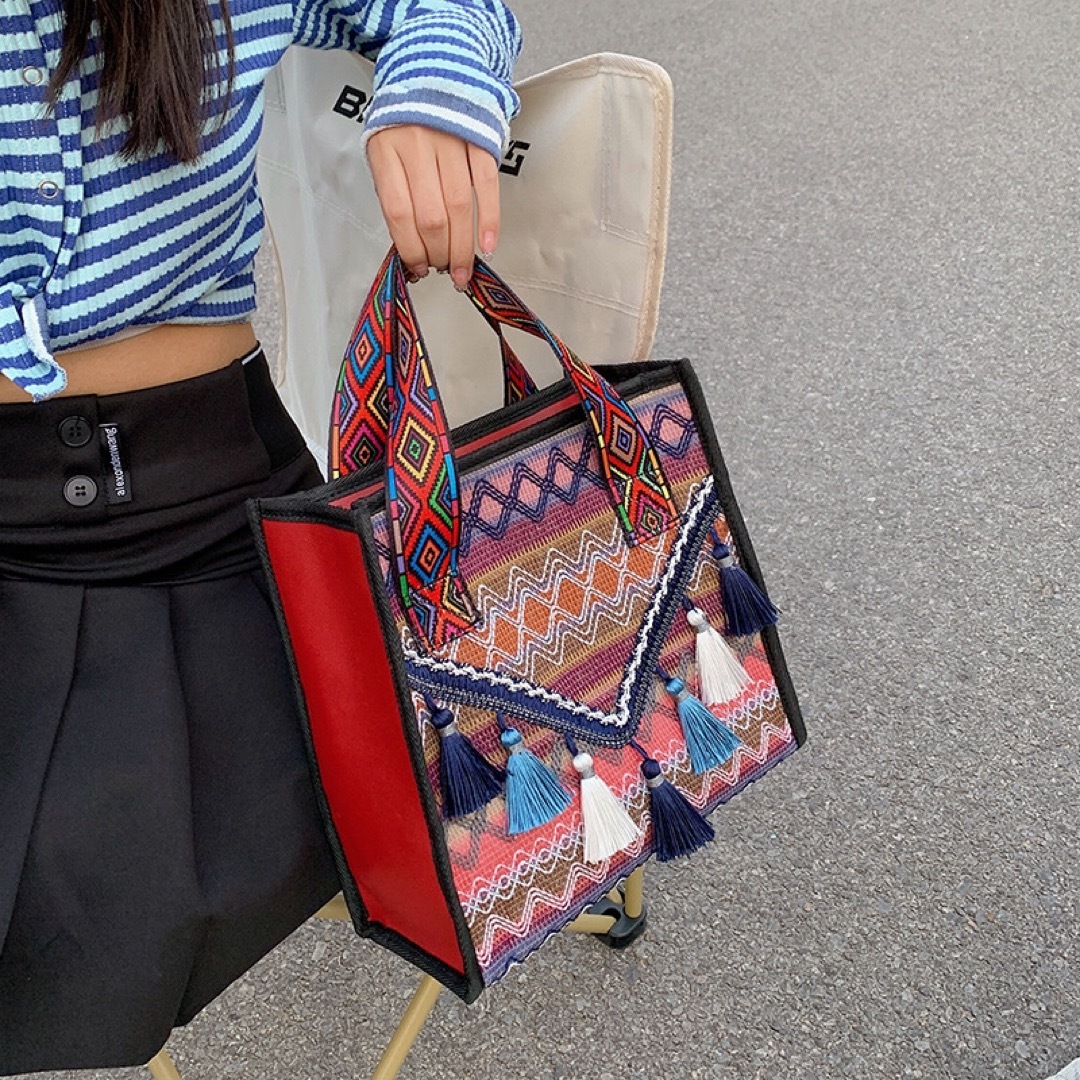 【残りわずか❤️おまけ付❤️】ハンドバッグ エスニック 北欧 タッセル トート レディースのバッグ(ハンドバッグ)の商品写真