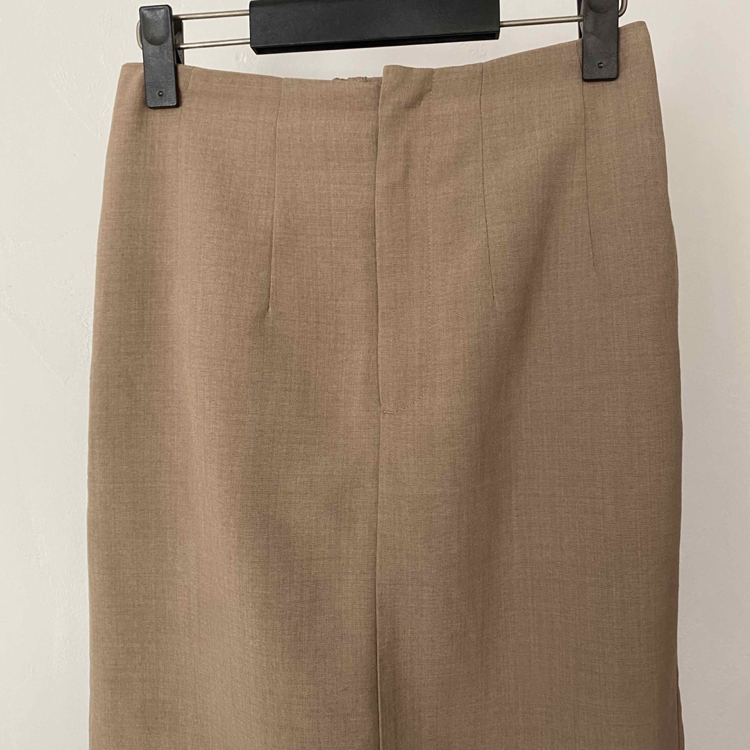 URBAN RESEARCH ITEMS(アーバンリサーチアイテムズ)のアーバンリサーチ　スリット入り　ロングスカート　ベージュ系　ブラウン系 レディースのスカート(ロングスカート)の商品写真