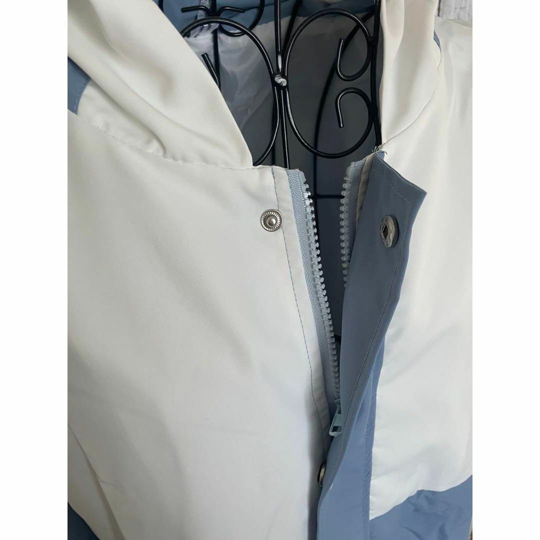 XLサイズ 水色 フード付き 長袖 【新品未使用】マウンテンパーカー ブルー レディースのジャケット/アウター(その他)の商品写真
