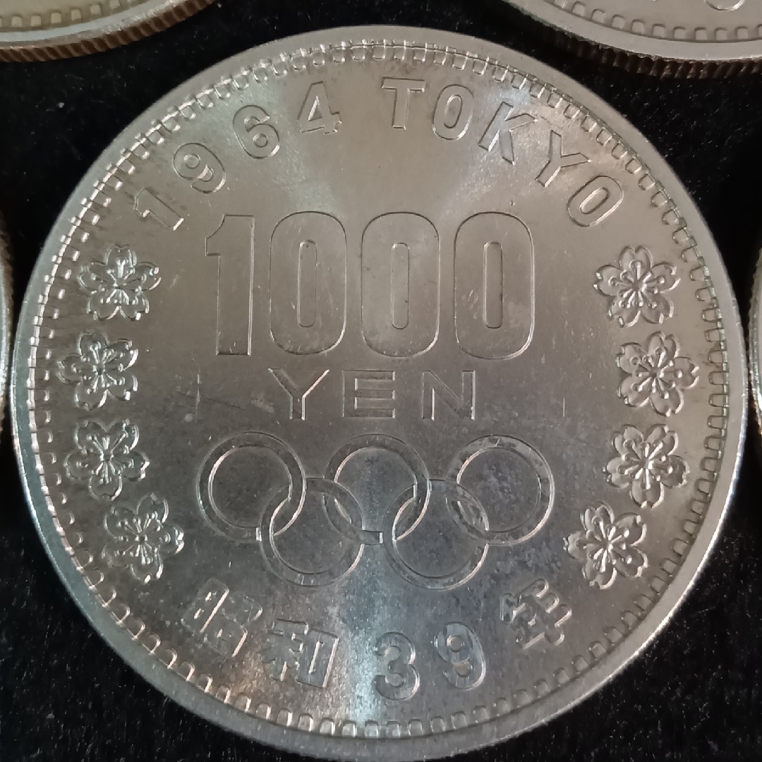 銀貨　東京オリンピック1.000円銀貨　silver925　汚れ少なく綺麗 ６枚 エンタメ/ホビーの美術品/アンティーク(金属工芸)の商品写真