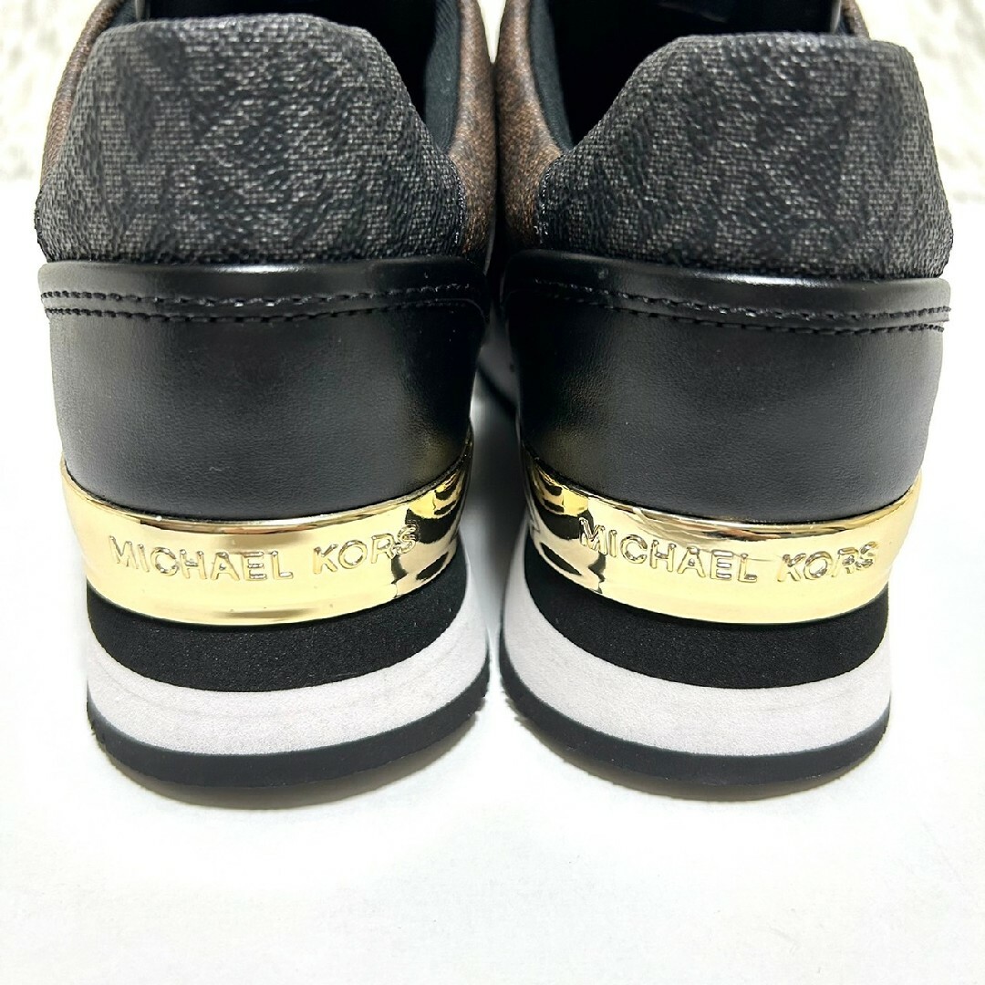 Michael Kors(マイケルコース)の極美品　マイケルコース　マディ　ロゴ　スニーカー　ブラウン　ブラック　24cm レディースの靴/シューズ(スニーカー)の商品写真
