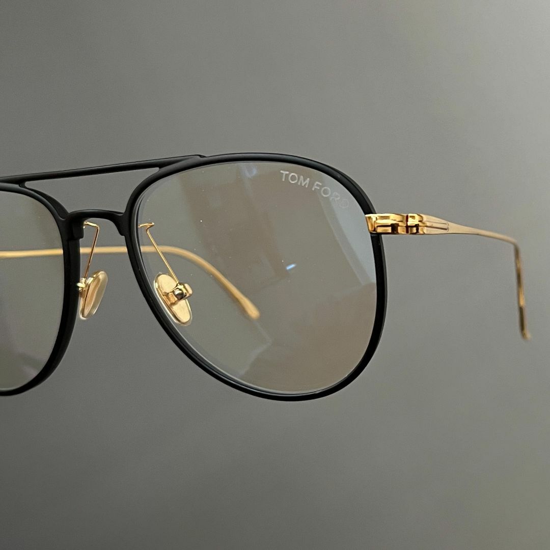 TOM FORD EYEWEAR(トムフォードアイウェア)のトムフォード ティアドロップ メガネ ブルーライトカット ブラック ゴールド 黒 メンズのファッション小物(サングラス/メガネ)の商品写真