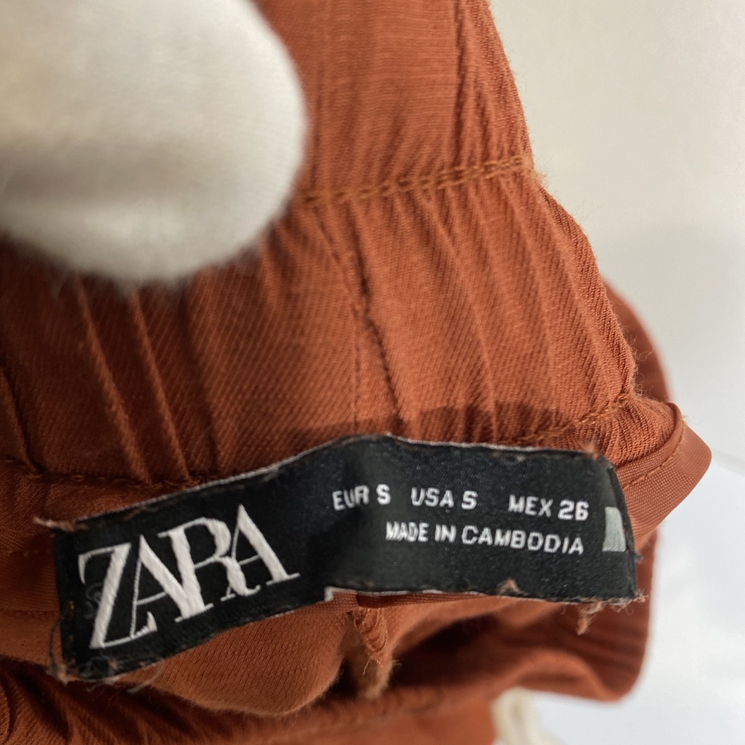 ZARA(ザラ)のZARA    ゆったり  パンツ   レディースのパンツ(その他)の商品写真