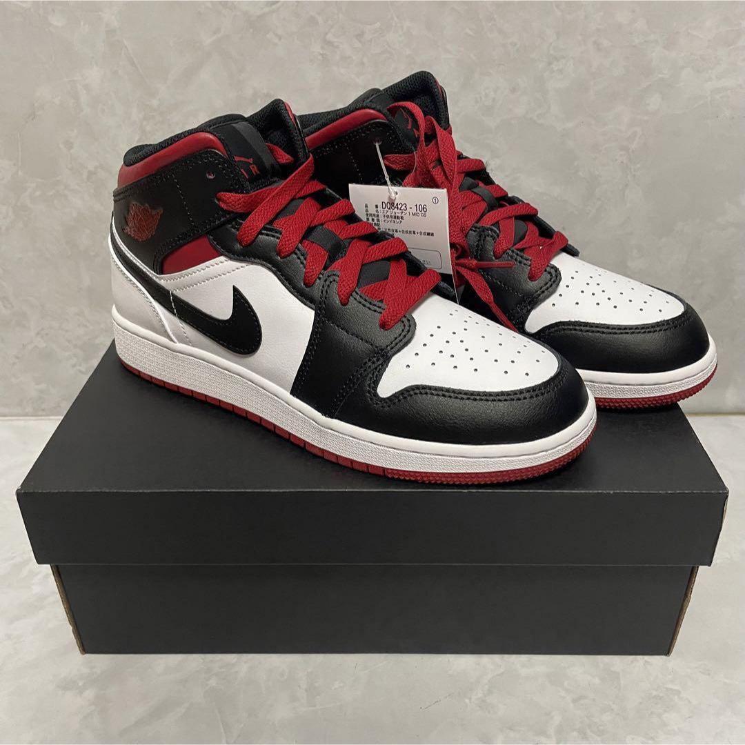 NIKE(ナイキ)のNike GS Air Jordan 1 Mid "Gym Red" 24.0 レディースの靴/シューズ(スニーカー)の商品写真