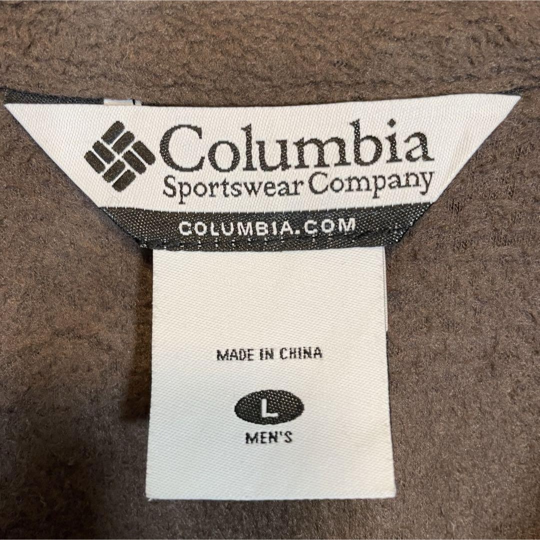 Columbia(コロンビア)の【人気ブラウン】Columbiaフリースジャケット古着ワンポイント刺繍ロゴL メンズのジャケット/アウター(ブルゾン)の商品写真