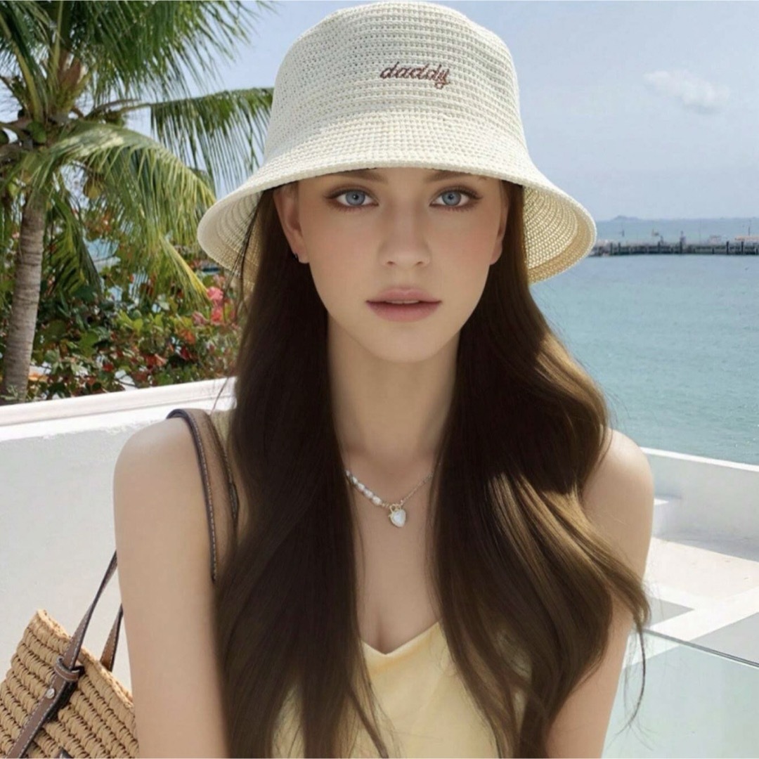 新品 ロゴ入り バケットハット 日焼け対策 紫外線防止 小顔効果 ホワイト 外出 レディースの帽子(ハット)の商品写真