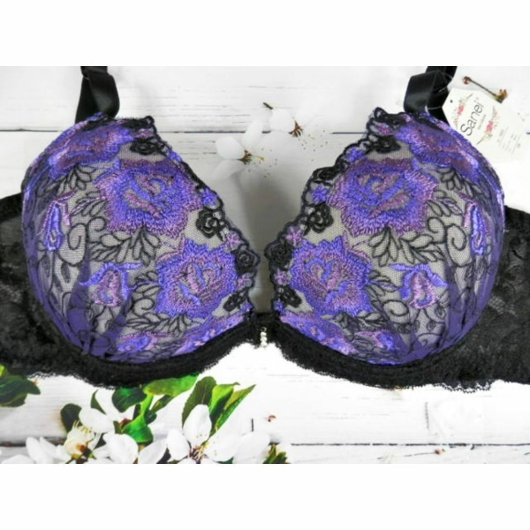 326★B80 L★ブラショーツセット Wパッド 豪華フラワー刺繍 紫 レディースの下着/アンダーウェア(ブラ&ショーツセット)の商品写真
