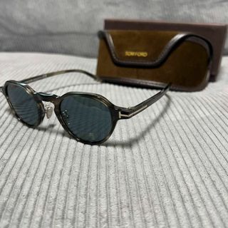 トムフォード(TOM FORD)の新品 Tom Ford トムフォード  ブルーレンズ サングラス TF877(サングラス/メガネ)