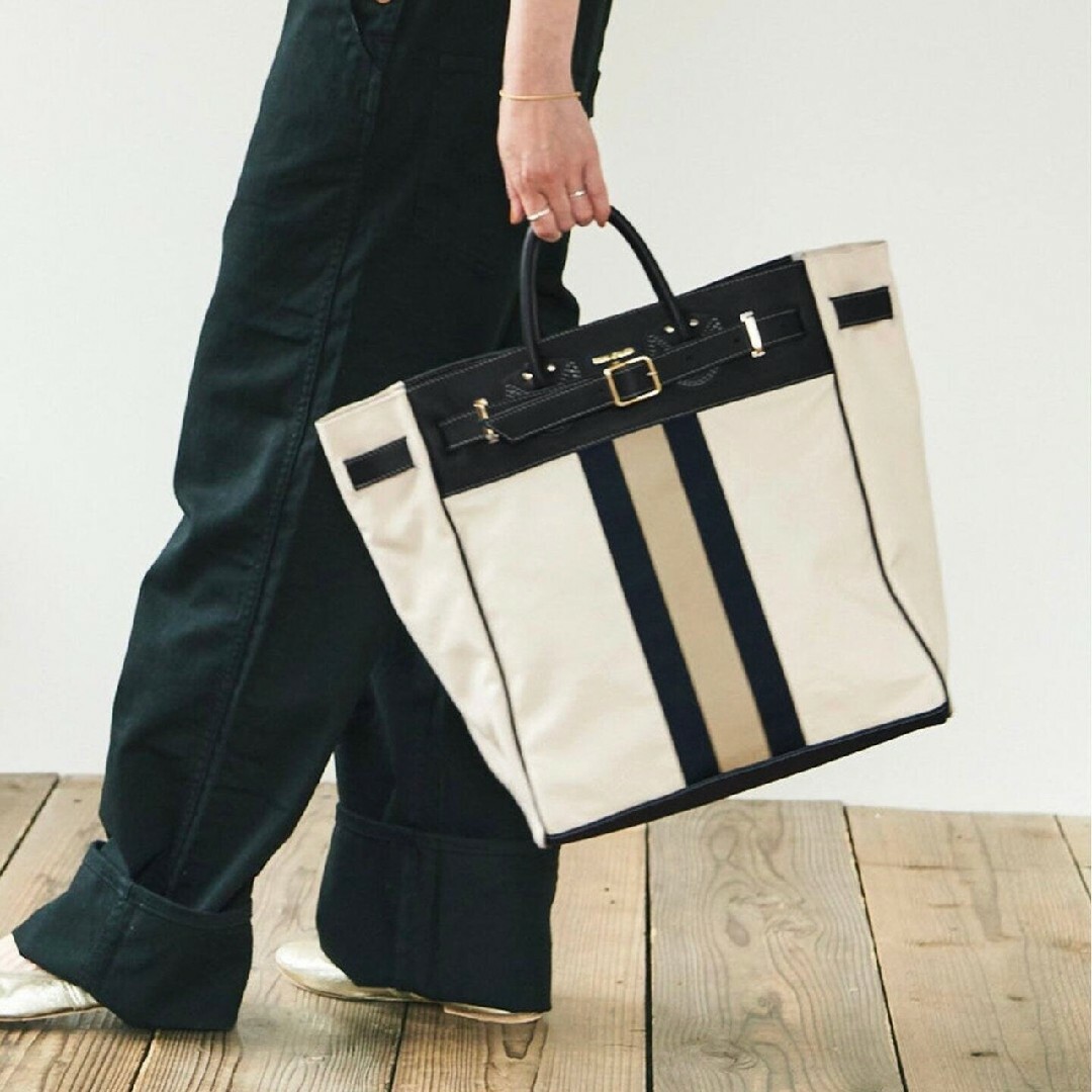 YOUNG&OLSEN(ヤングアンドオルセン)の未使用タグ付　YOUNG&OLSEN  FRAMeWORK ラインテープTOTE レディースのバッグ(トートバッグ)の商品写真