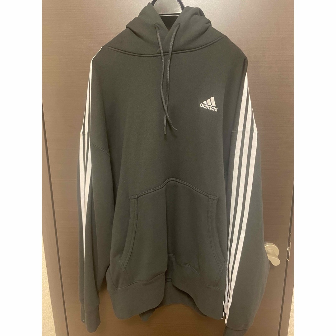 adidas(アディダス)のadidas エッセンシャルズ プラス セットアップ メンズのトップス(ジャージ)の商品写真