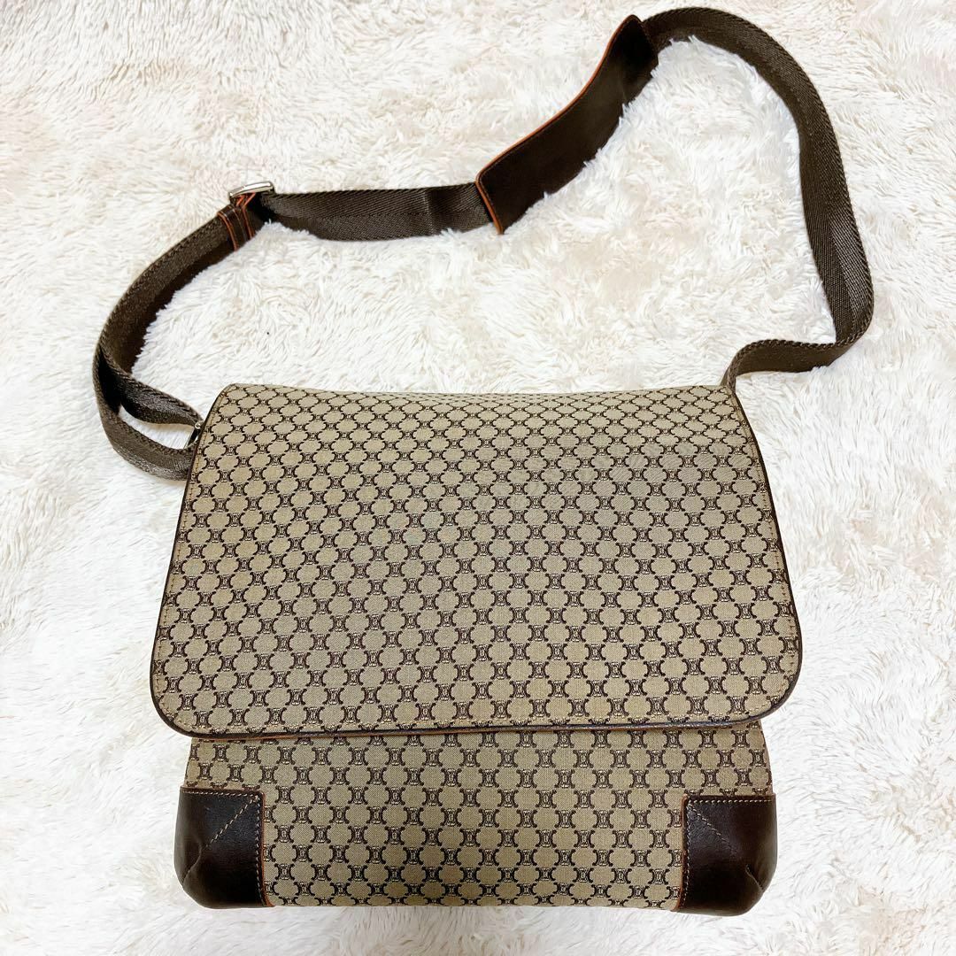 celine(セリーヌ)の【希少デザイン】セリーヌ メッセンジャーバッグ マカダム ショルダー キャンバス レディースのバッグ(ショルダーバッグ)の商品写真