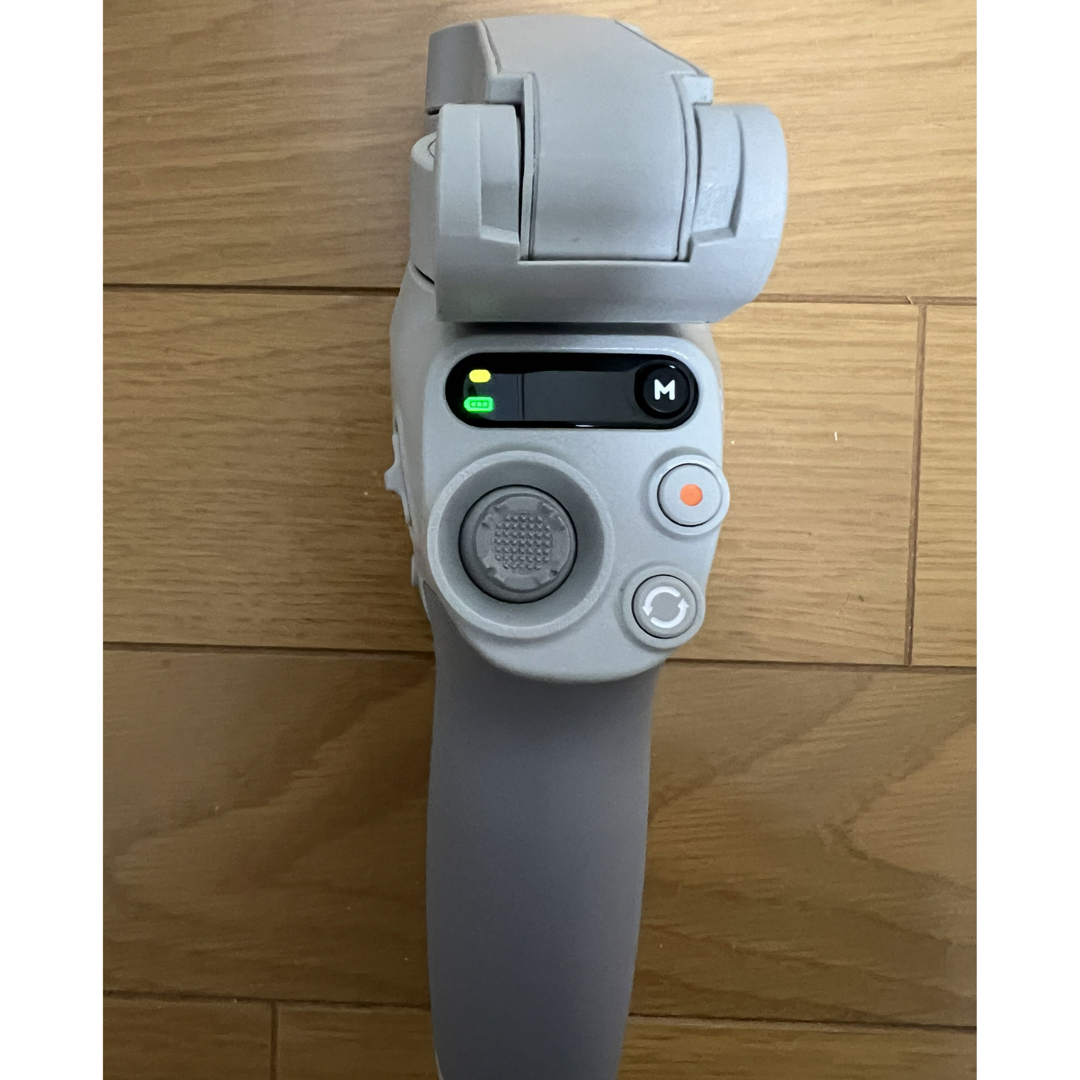 dji osmo mobile se スマホ/家電/カメラのスマホアクセサリー(その他)の商品写真