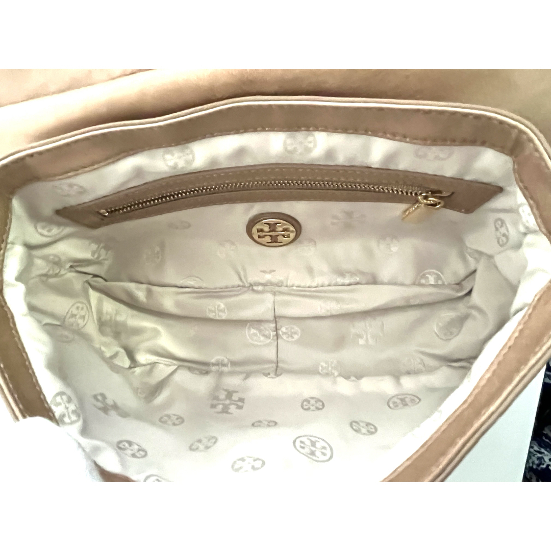 Tory Burch(トリーバーチ)のTORY BURCHトリーバーチ　ハンドバッグ　ベージュ　チェーン　ゴールド金具 レディースのバッグ(ハンドバッグ)の商品写真