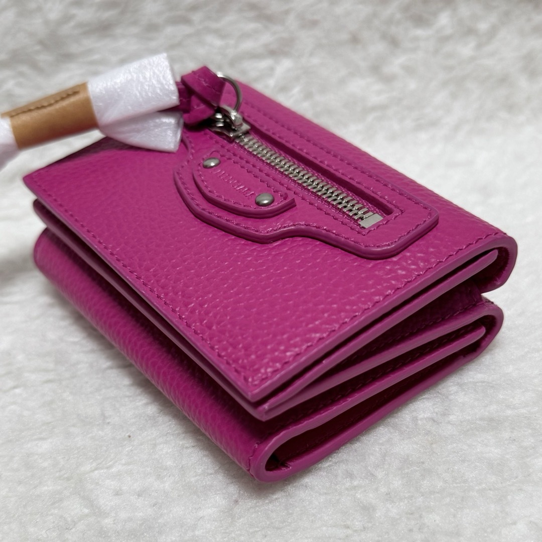 Balenciaga(バレンシアガ)のバレンシアガ 未使用 ネオ クラシック コンパクト ウォレット 三つ折り 財布 レディースのファッション小物(財布)の商品写真
