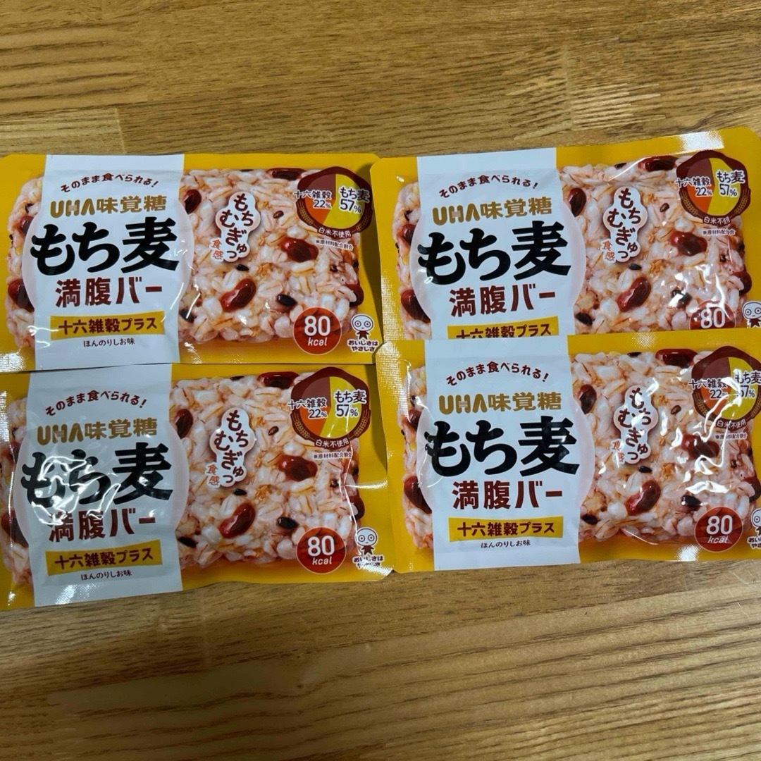 UHA味覚糖 もち麦満腹バー 十六雑穀プラス 55g 食品/飲料/酒の食品(米/穀物)の商品写真