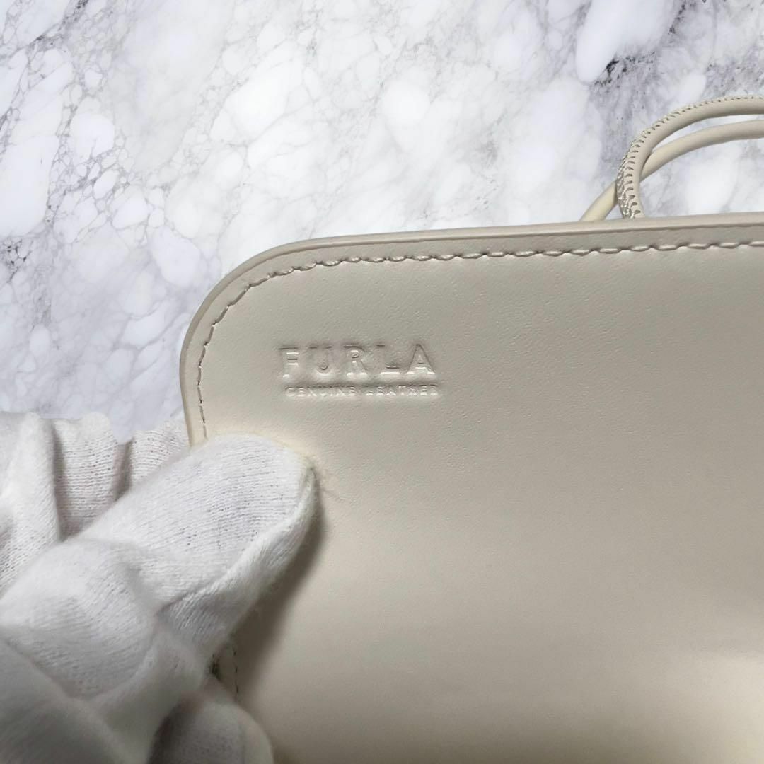 Furla(フルラ)の【新品未使用】FURLA フルラ ショルダー ウォレット 財布 ホワイト レディースのバッグ(ショルダーバッグ)の商品写真