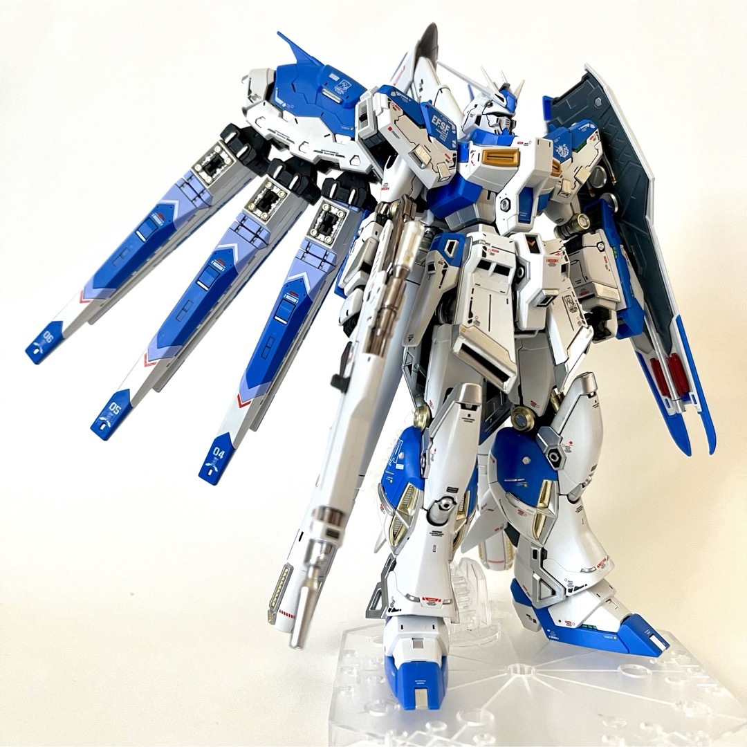 RX-93-ν2 Hi-ν GUNDAM ハイニューガンダム 完成品 RG エンタメ/ホビーのおもちゃ/ぬいぐるみ(模型/プラモデル)の商品写真