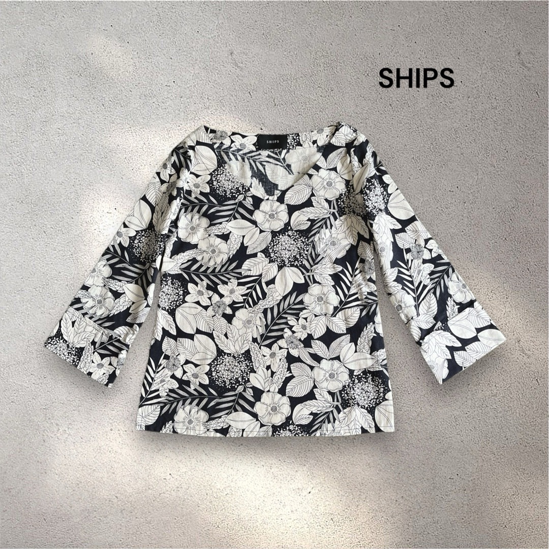 SHIPS(シップス)のSHIPS コットンリネン ブラウス プルオーバー Sサイズ 花柄 モノトーン レディースのトップス(シャツ/ブラウス(長袖/七分))の商品写真