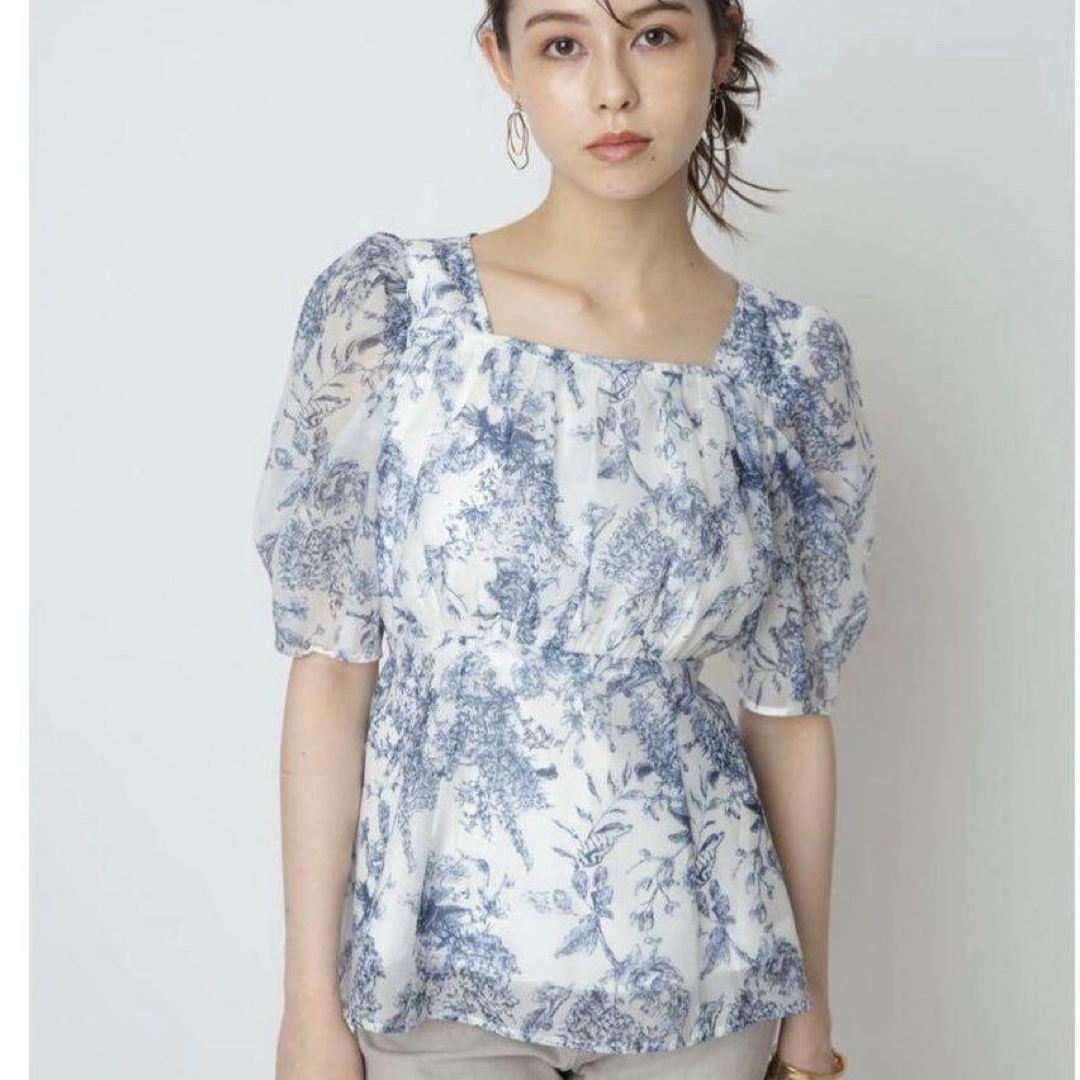 Rirandture(リランドチュール)の新品✨rirandtureリランドチュール✨オーガンフラワーブラウス✨綺麗に着る レディースのトップス(シャツ/ブラウス(半袖/袖なし))の商品写真