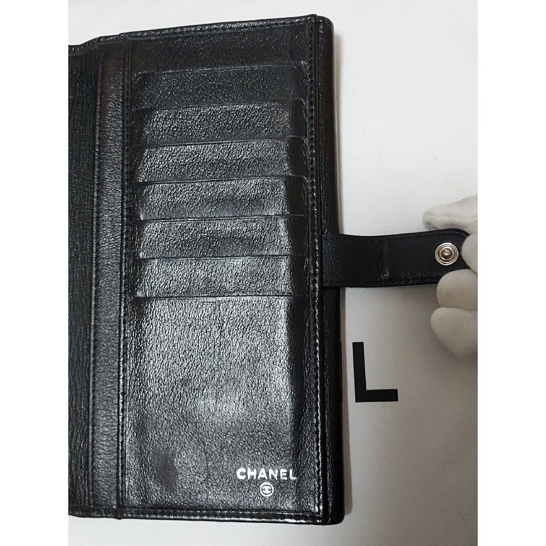 CHANEL(シャネル)のCHANEL シャネル 長財布 レザー 二つ折り 長財布 ブラック 黒 本革 レディースのファッション小物(財布)の商品写真