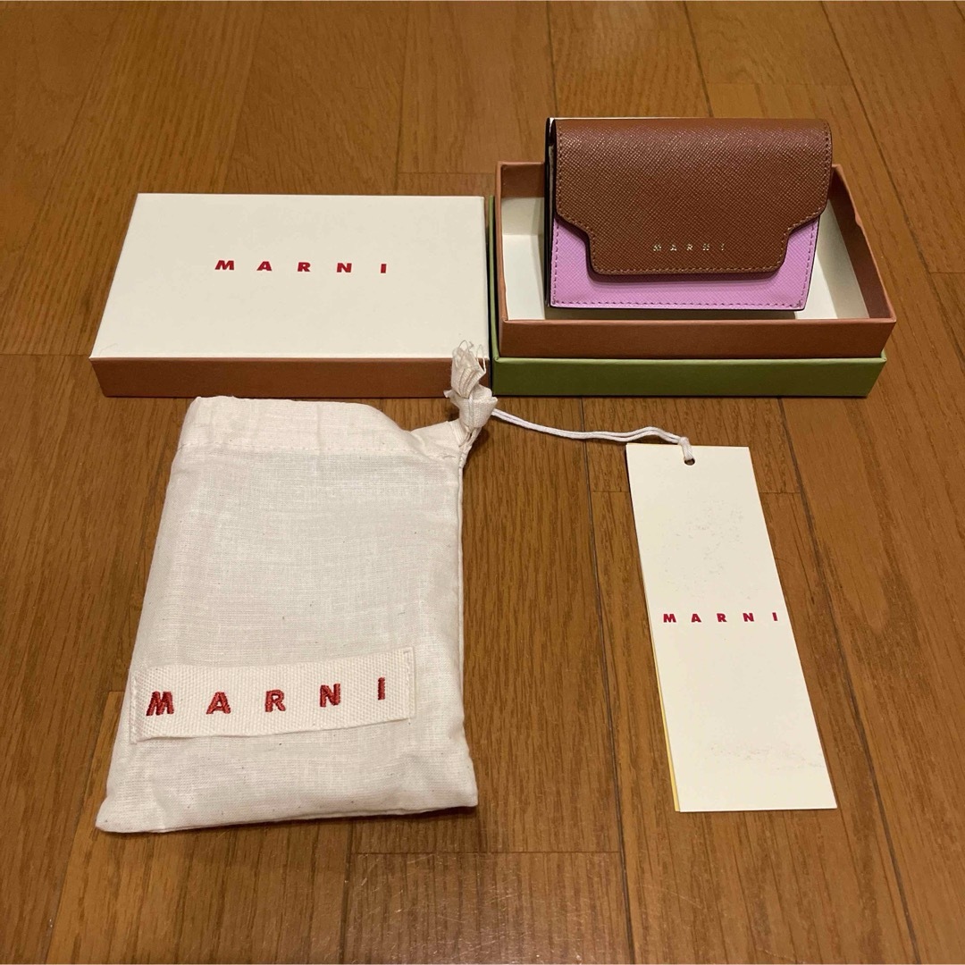 Marni(マルニ)のマルニ 三つ折り財布/ミニ財布 財布 レディース モカブラウン&ピンク&ホワイト レディースのファッション小物(財布)の商品写真