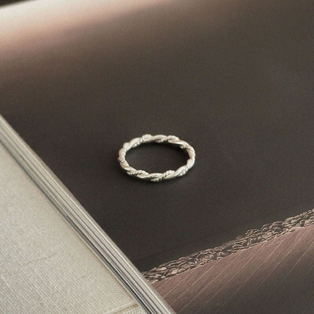 ete(エテ)の《NEW》silver925 Twist Ring / 11号 レディースのアクセサリー(リング(指輪))の商品写真