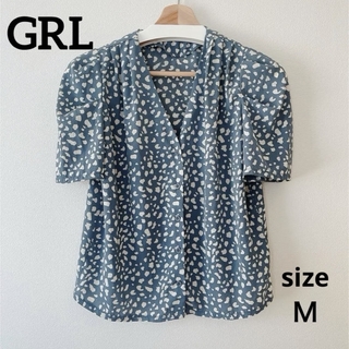 グレイル(GRL)のsize Ｍ☆GRL パワショルVネック ダルメシアン柄 ブラウス(シャツ/ブラウス(半袖/袖なし))