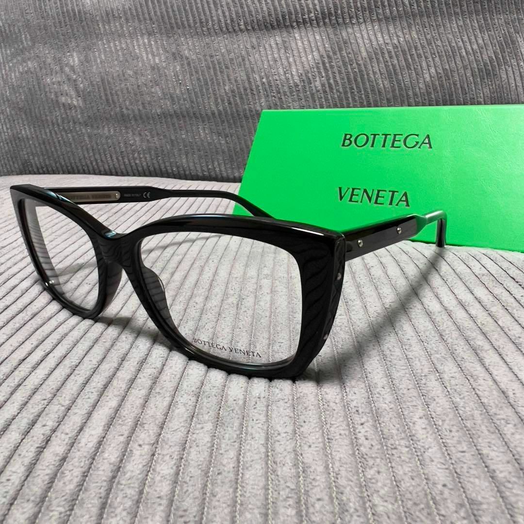 Bottega Veneta(ボッテガヴェネタ)の新品未使用 BOTTEGA VENETA  レディース メガネフレーム  黒縁 レディースのファッション小物(サングラス/メガネ)の商品写真