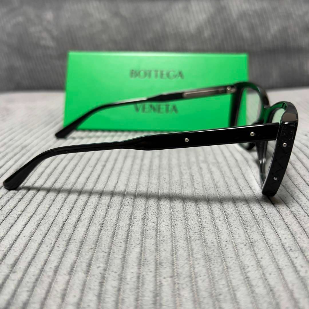 Bottega Veneta(ボッテガヴェネタ)の新品未使用 BOTTEGA VENETA  レディース メガネフレーム  黒縁 レディースのファッション小物(サングラス/メガネ)の商品写真