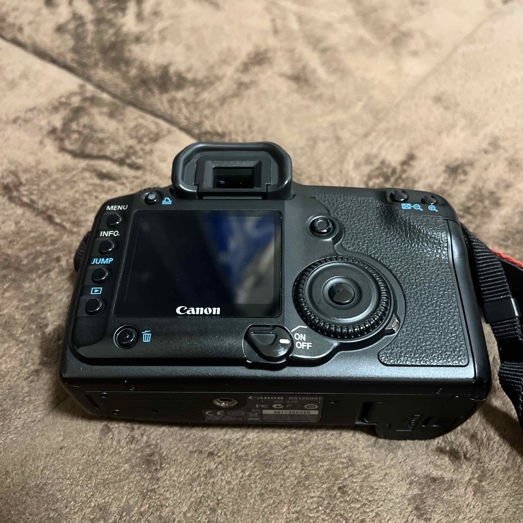 Canon(キヤノン)のキヤノン Canon EOS5D  レンズ付　最終値下げ スマホ/家電/カメラのカメラ(デジタル一眼)の商品写真