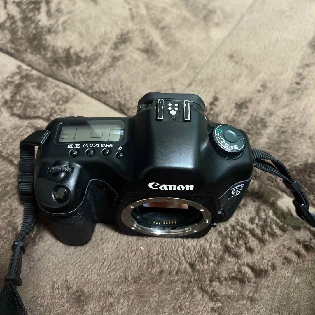 Canon(キヤノン)のキヤノン Canon EOS5D  レンズ付　最終値下げ スマホ/家電/カメラのカメラ(デジタル一眼)の商品写真