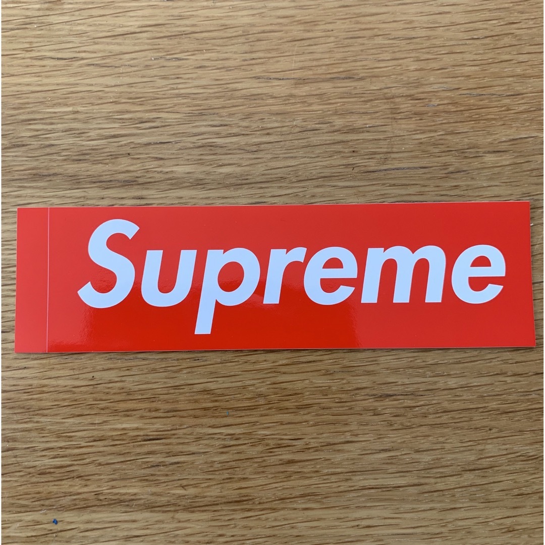 Supreme(シュプリーム)の1枚　Supreme Box Logo ステッカー シュプリームボックスロゴ メンズのアクセサリー(その他)の商品写真