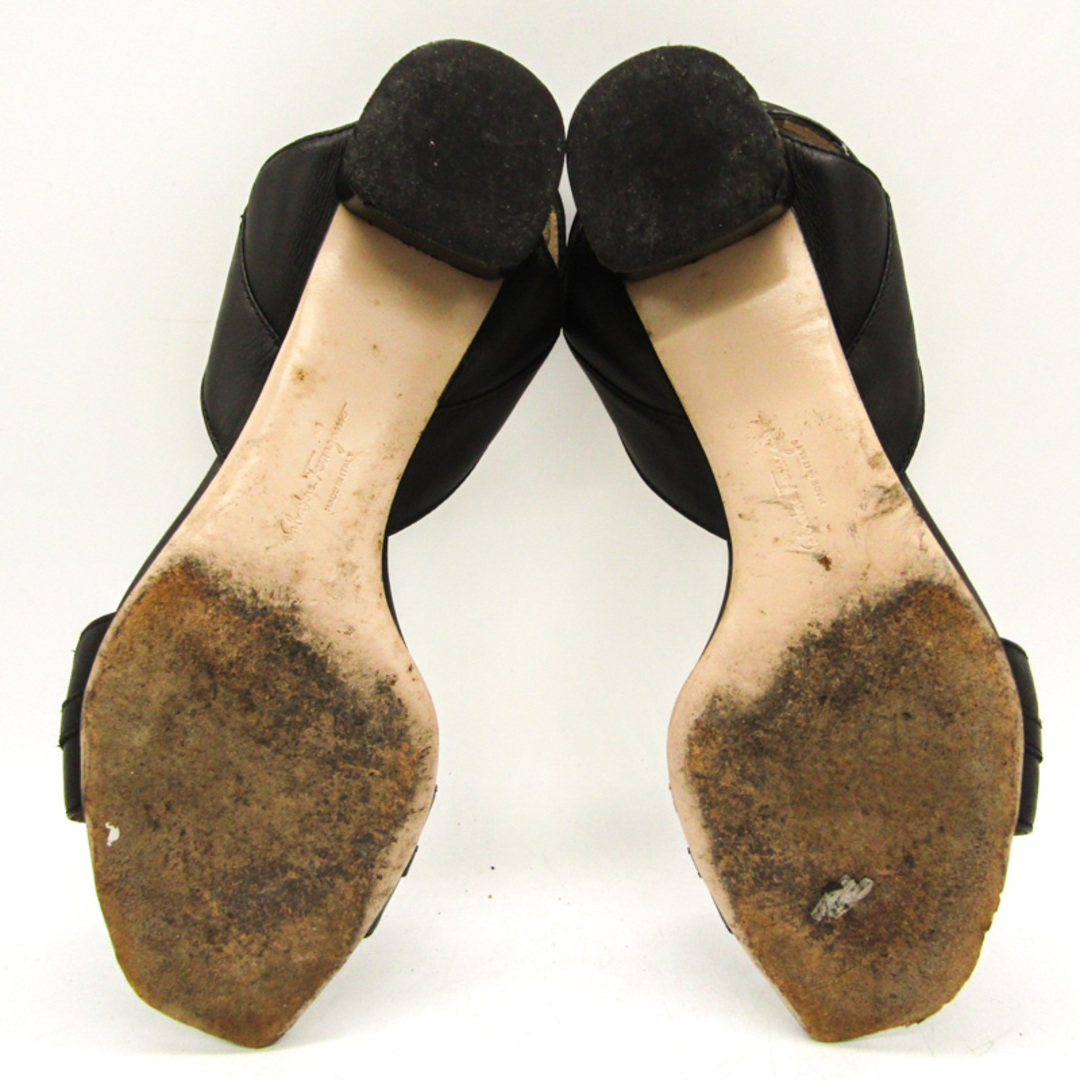 Salvatore Ferragamo(サルヴァトーレフェラガモ)のサルヴァトーレフェラガモ サンダル ブランド 靴 イタリア製 黒 レディース 7.5サイズ ブラック Salvatore Ferragamo レディースの靴/シューズ(サンダル)の商品写真