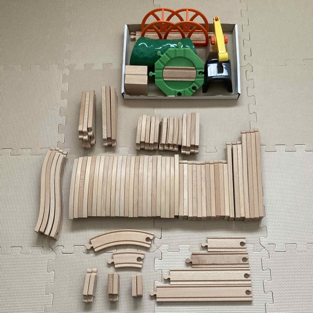 IKEA(イケア)のIKEA木製レール＆付属品 エンタメ/ホビーのおもちゃ/ぬいぐるみ(その他)の商品写真