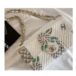 シャネル(CHANEL)の極美品♡CHANEL シャネル　マトラッセ キャンバス　ショルダーバッグ (ショルダーバッグ)