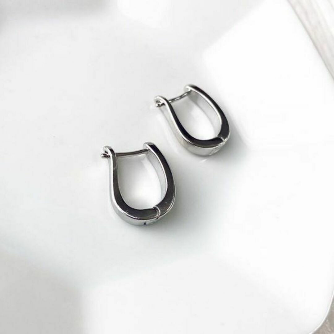 silver utype pierce レディースのアクセサリー(ピアス)の商品写真