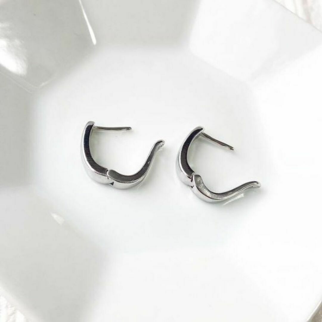 silver utype pierce レディースのアクセサリー(ピアス)の商品写真